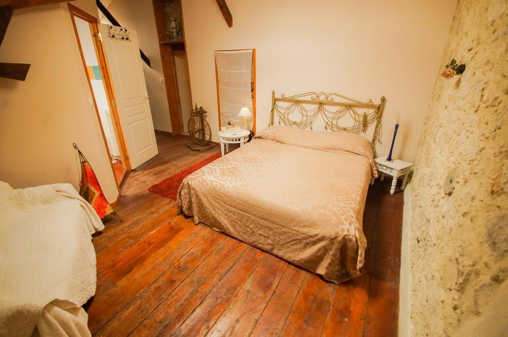 Chambres D'Hotes Domaine De La Rose Des Vents Castelnau-sur-lʼAuvignon Cameră foto