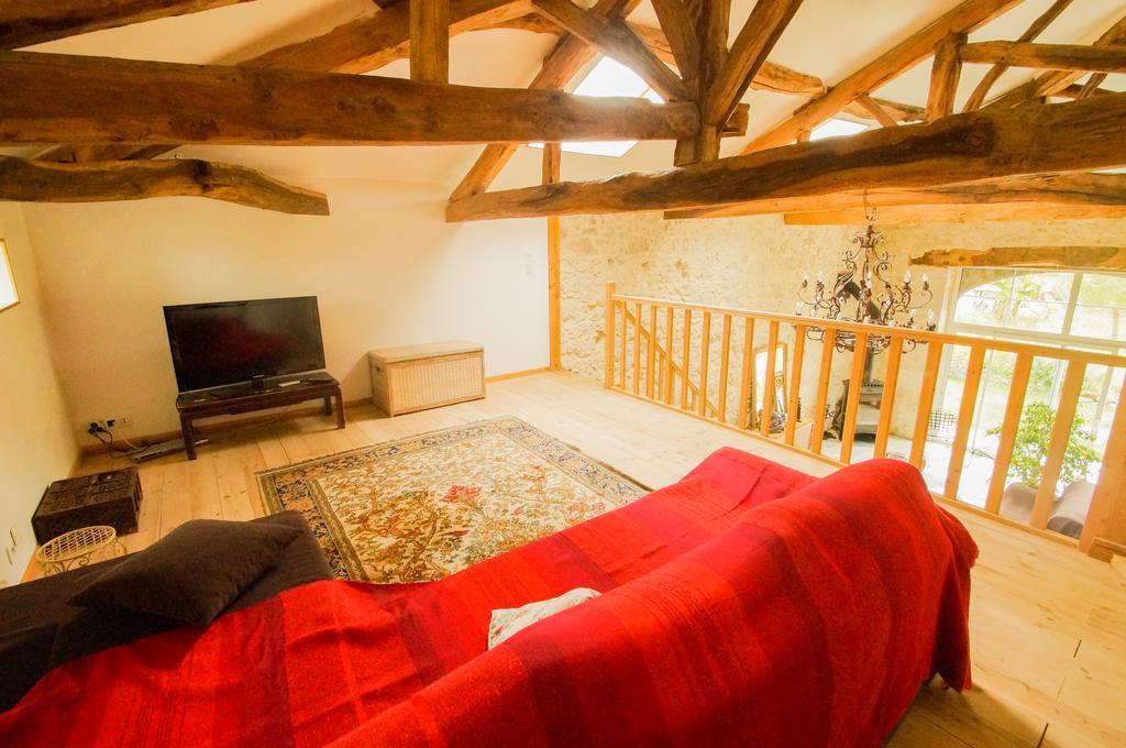 Chambres D'Hotes Domaine De La Rose Des Vents Castelnau-sur-lʼAuvignon Exterior foto