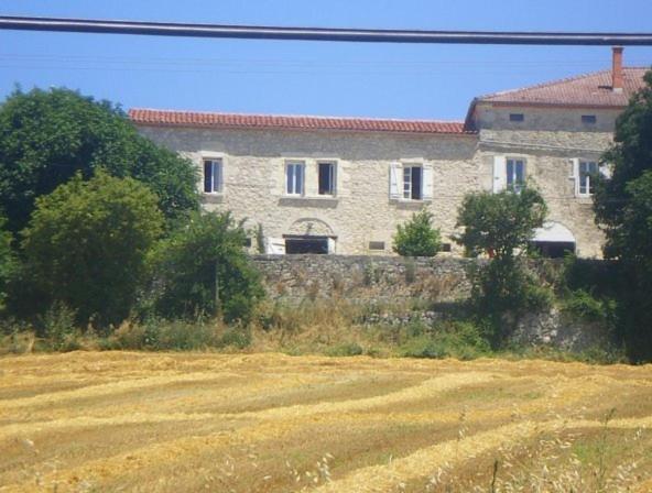 Chambres D'Hotes Domaine De La Rose Des Vents Castelnau-sur-lʼAuvignon Exterior foto